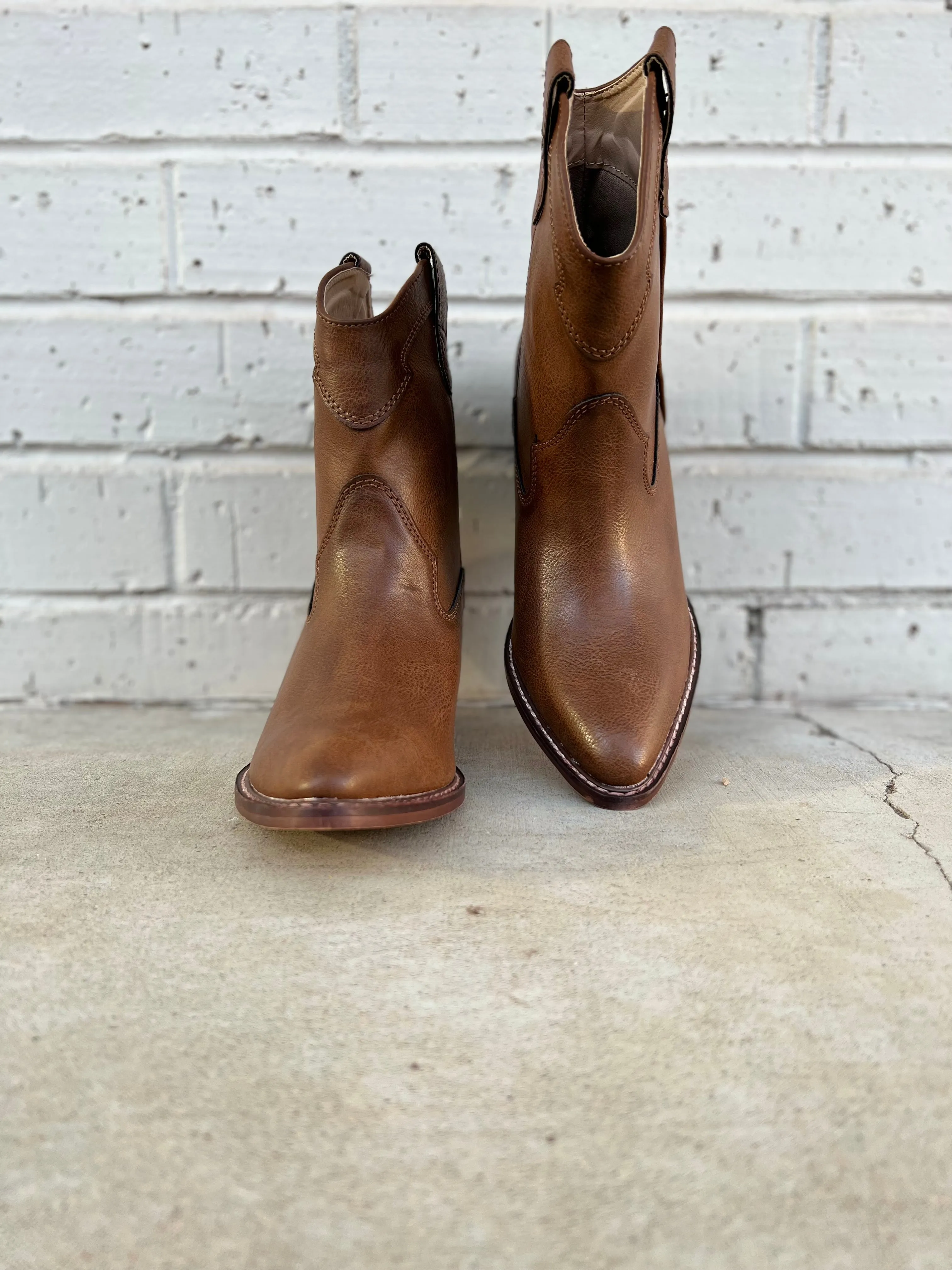 Get To Steppin' Brown Booties*