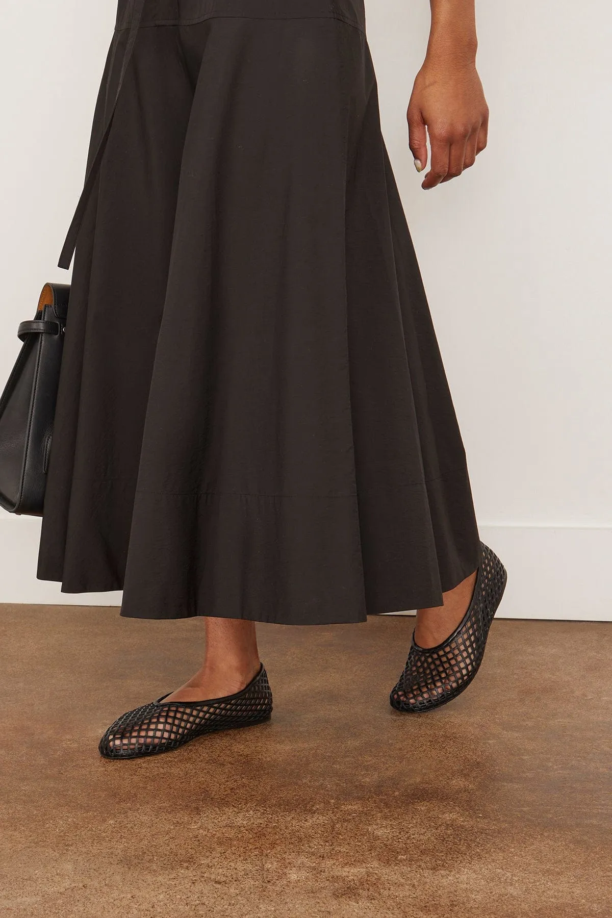 Tee Perforated Ballerina Flats in Black